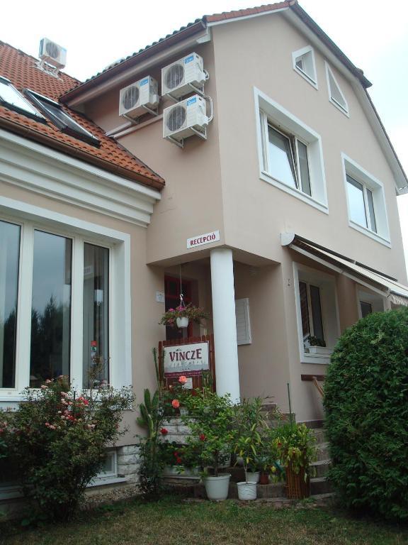 Vincze Vendeghaz Lägenhet Eger Exteriör bild
