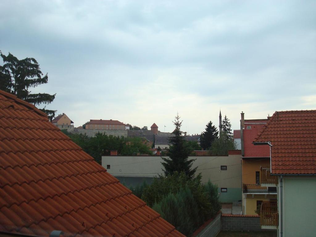 Vincze Vendeghaz Lägenhet Eger Rum bild