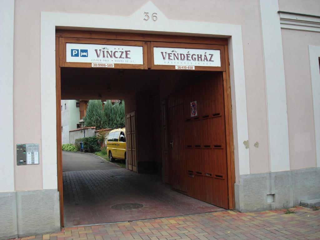 Vincze Vendeghaz Lägenhet Eger Exteriör bild