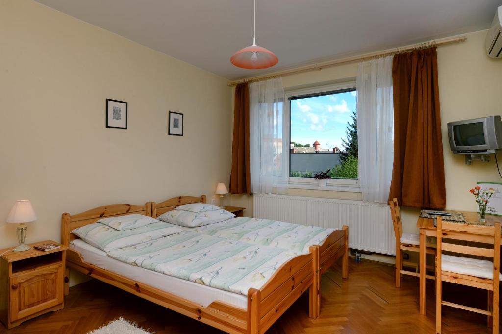 Vincze Vendeghaz Lägenhet Eger Exteriör bild